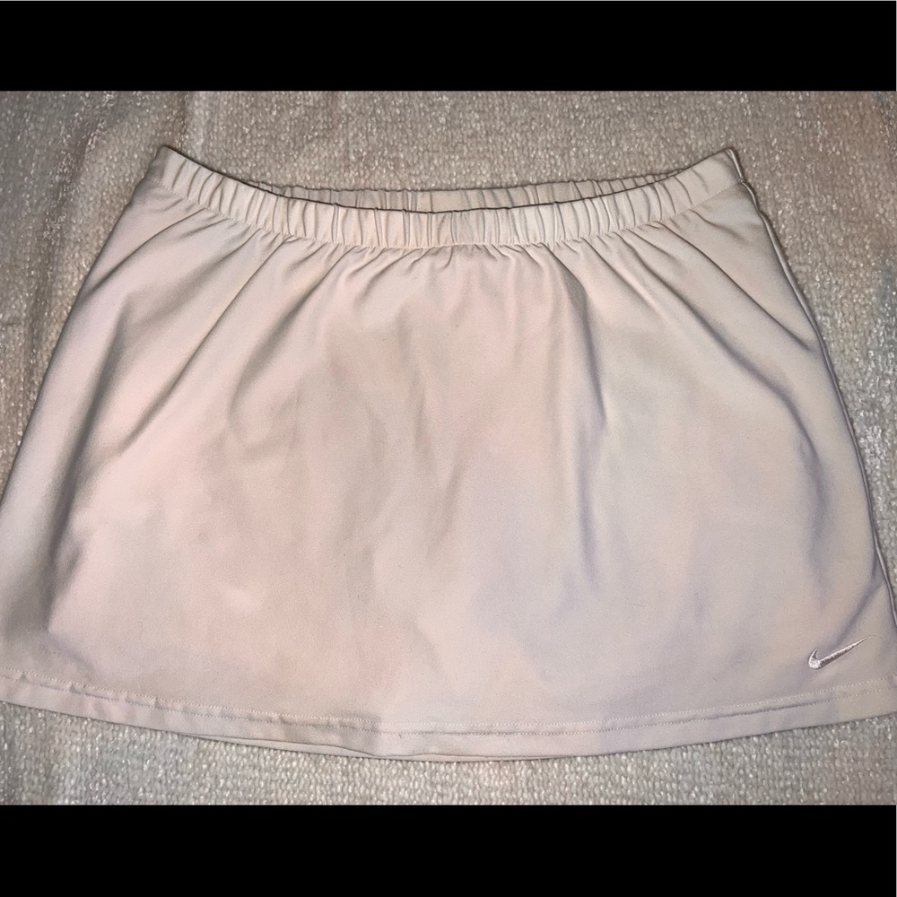Ladies White Nike Tennis skirt size M
